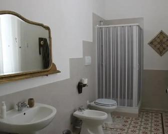 B&B Le Macine 1868 - Trapani - Bathroom