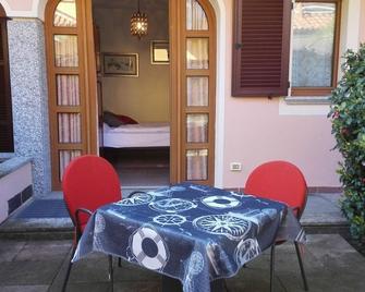 Residence Villa Margherita - Cannobio - Patio