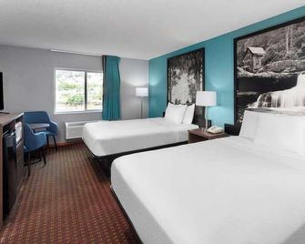 Mchenry Inn - McHenry