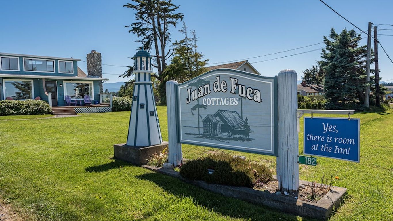 Juan de Fuca Waterfront Hotel & Cottages