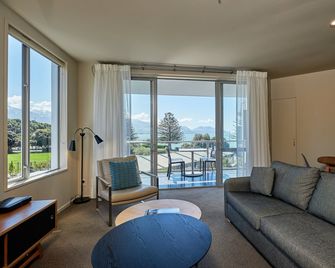 Kaikoura Luxury Apartments - Kaikoura - Oturma odası