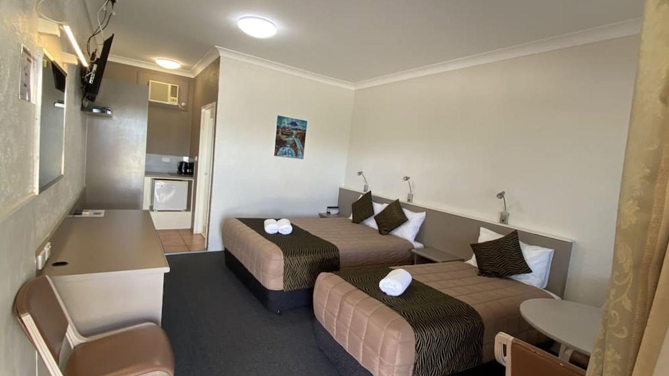 سافير سيتي موتور إن، إنفيريل