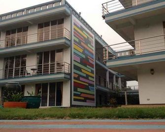 O.U.M.Hotel - Uttaradit - Building