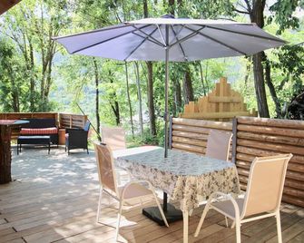 Charmant petit chalet individuel - Briançon - Patio