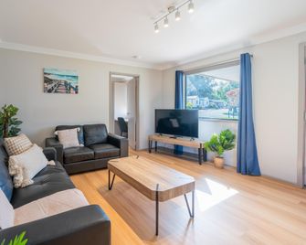 Tasman Holiday Parks - Albany - Albany - Living room