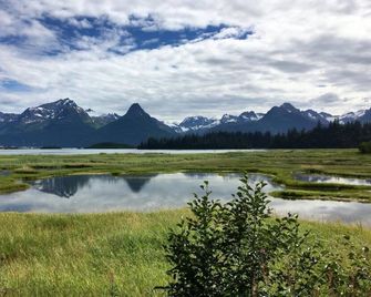 Glacier Hotel - Valdez