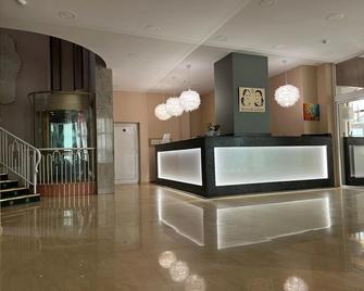 Bistra & Galina Hotel - Ruse - Recepție