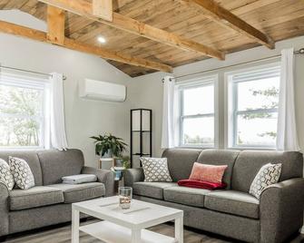 Elegant home away from home - Valley View - Middleton - Sala de estar