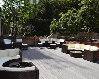 My Place Hotel - London - Patio