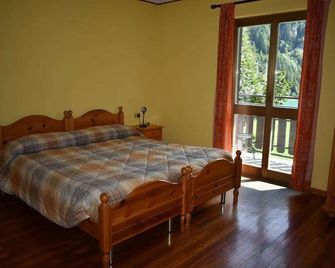 Albergo Mangusta - Madesimo - Slaapkamer