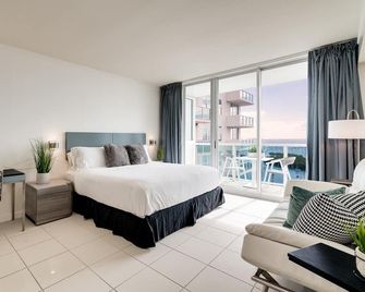 Ocean View Balcony steps from Restaurants, Peacock Park & Marina - Miami - Habitación