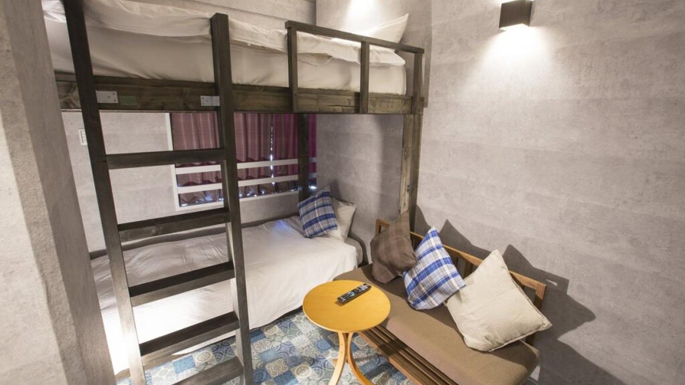 e-hostel Shinsaibashi