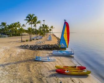 Breathtaking Bayfront Villa w/ Private Patio & Living Area, Perfect For Couple - Islamorada - Plage