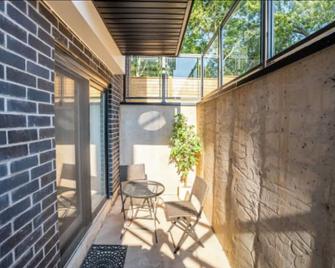 Townhouse Apartment 5 Mins From Niagara - Niagara Falls - Patio