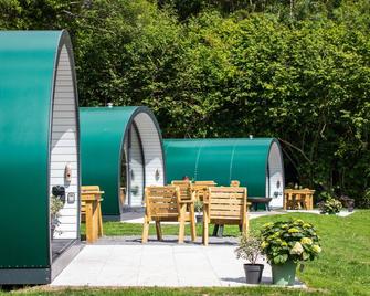Further Space at Kinelarty Luxury Glamping Pods Downpatrick - Downpatrick - Patio