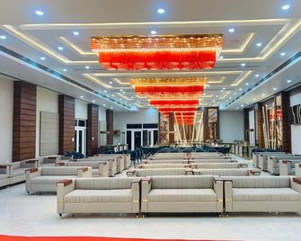 R G Bilkha Hotel And Resorts - Álvaro - Recepción