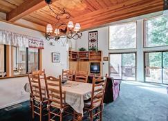 Yosemite View - Yosemite West - Dining room