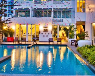 Naiya Sea Resort - Ciudad de Sihanoukville - Piscina