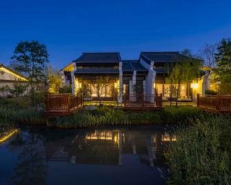DoubleTree by Hilton Yancheng Dayangwan - Yancheng - Building
