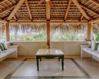 Villa Gardenia - Oceanfront Mango House - Todos Santos - Wohnzimmer