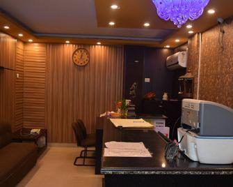 Hotel Trishul Haridwar - Haridwar - Living room