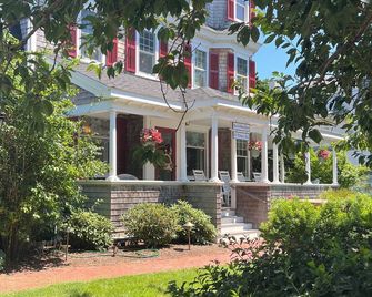 Palmer House Inn - Falmouth