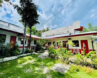 Merie Diz Sunrise Beach Resort - Oslob - Gebäude