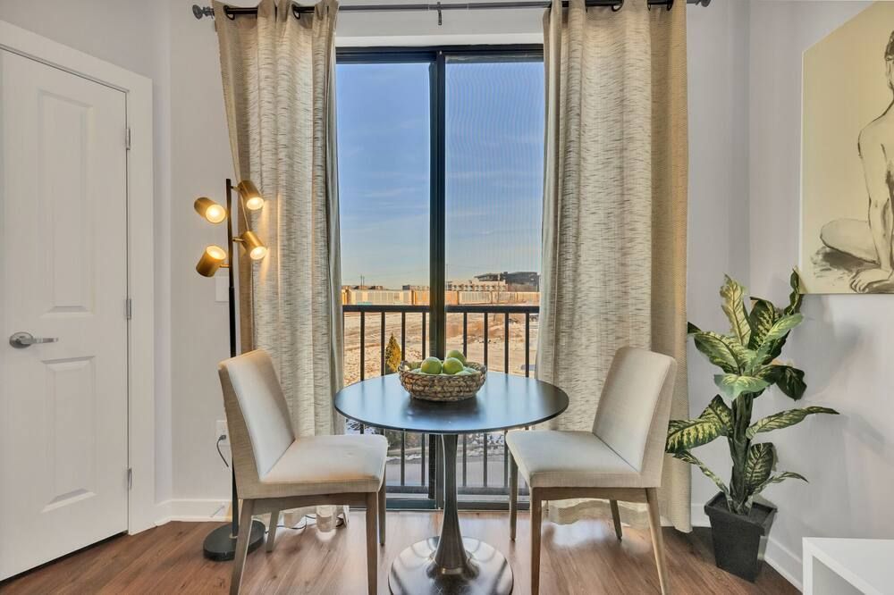 Be In The Center Of It All In The Gulch! - נאשוויל - חדר אוכל