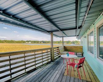 Boathouse- Horn Island - Ocean Springs - Balcony