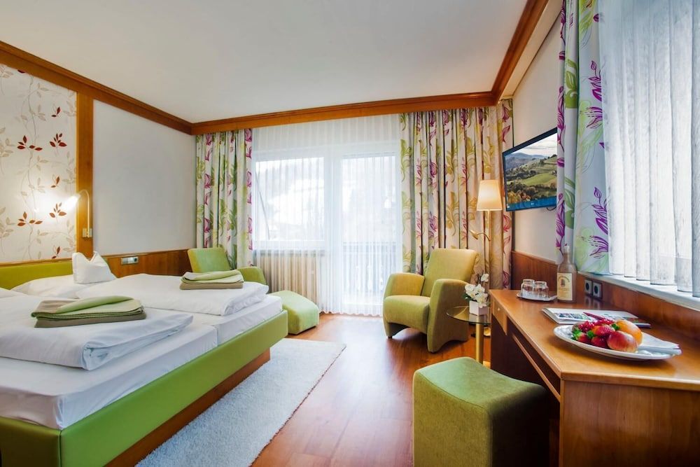 Flair Hotel Adlerbad - Bad Peterstal-Griesbach - Bedroom