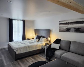 Auberge Le Cosy Amos - Amos - Living room
