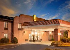 Super 8 by Wyndham Metropolis - Metropolis - Bâtiment