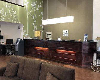 Sleep Inn Louisville Airport & Expo - Louisville - Front desk