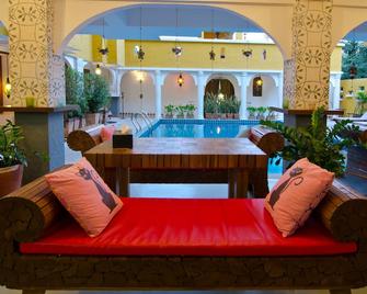 Riad Hua Hin - הוא הין - בריכה