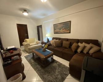 Apartamentos Confortables Aeropuerto - Ciudad de Guatemala - Sala de estar