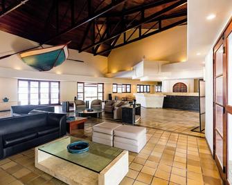 Mirai Beach Hotel - Natal - Living room
