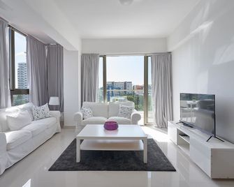 Escape Apartments, Balcony, Pool & Gym in La Julia - סנטו דומינגו - סלון