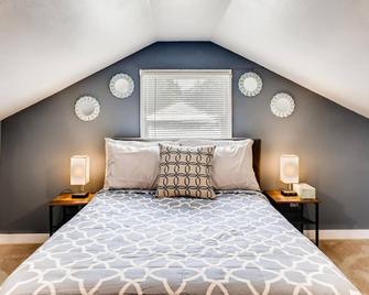 Modern, Quiet Home Mins To Airport Fast Wifi - SeaTac - Bedroom