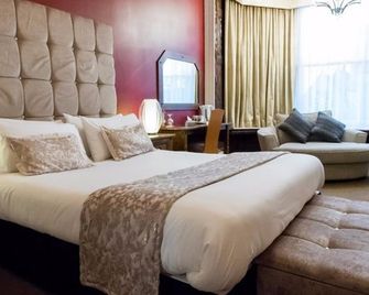 The Pearl Hotel - פטרבורו - חדר שינה