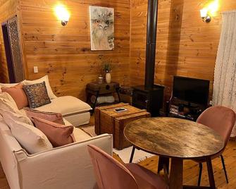 Murray River Spa Retreat - Echuca - Living room