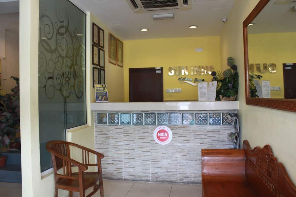 Sun Inns Hotel Kelana Jaya - פטאלינד ג'איה - דלפק קבלה