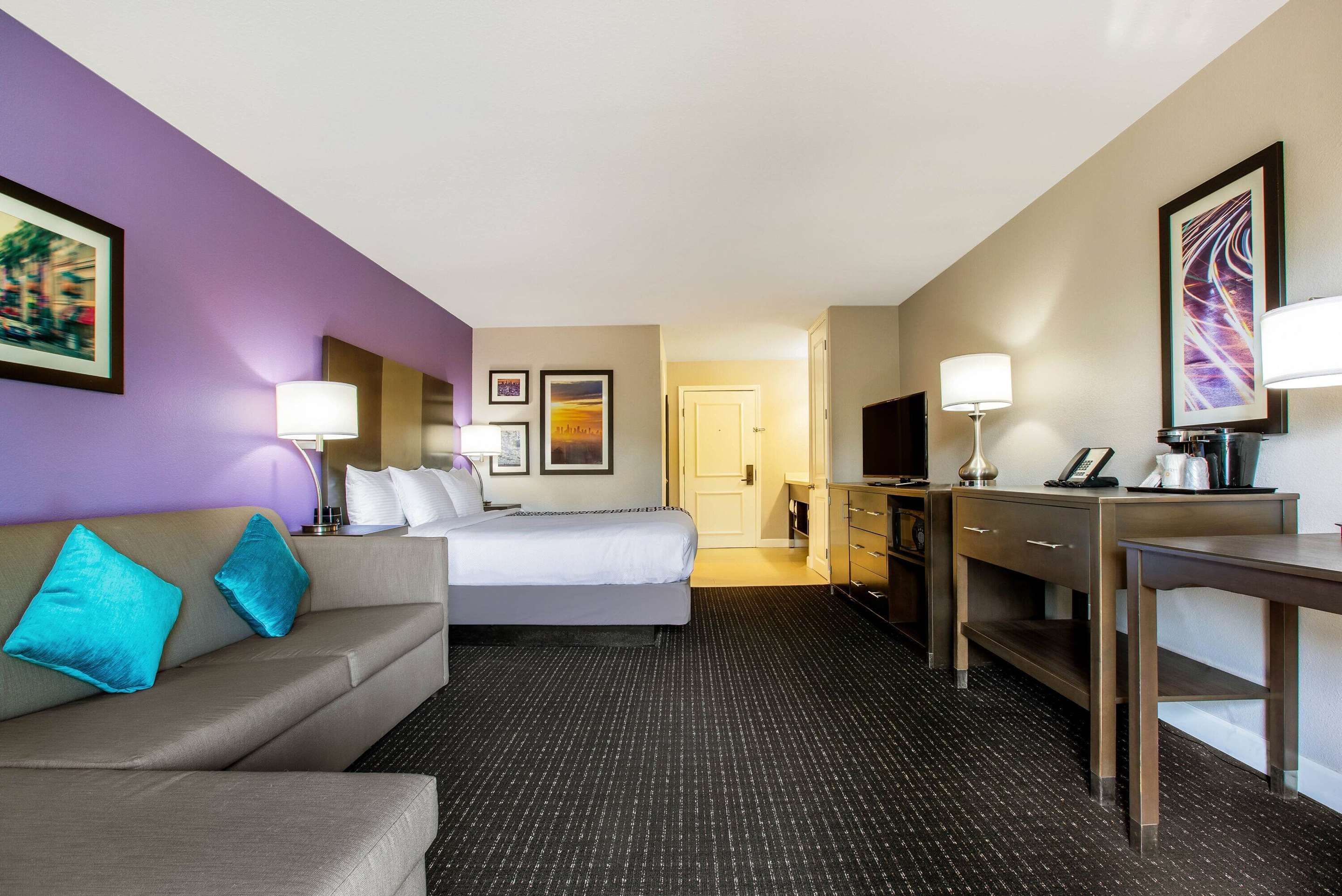 La Quinta Inn & Suites by Wyndham Pomona