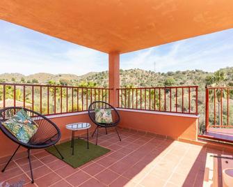 Plush penthouse with terrace - Marbella - Balcón