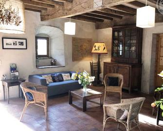 Historical cottage with pool, WiFi, pets allowed - Saint-Germain-Laval