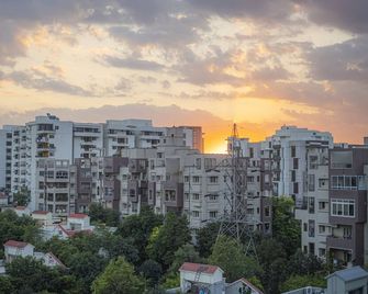 Hotel Athome & Serviced Apartments by Deccan Serai Hotels - היידרבד - נוף חיצוני