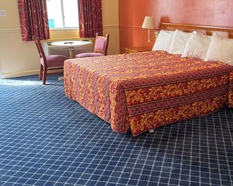 American Star Inn & Suites Atlantic City - Galloway - Bedroom