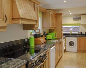 3 bedroom accommodation in Tumby Woodside - Coningsby - Kitchen