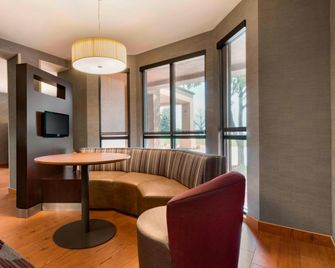 Courtyard by Marriott Akron Fairlawn - Akron - Lounge
