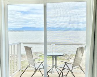 La Plage Motel - Berthier-Sur-Mer - Balcón