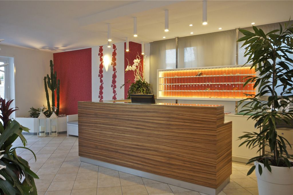 أوتل بروميناد يونيفرسال